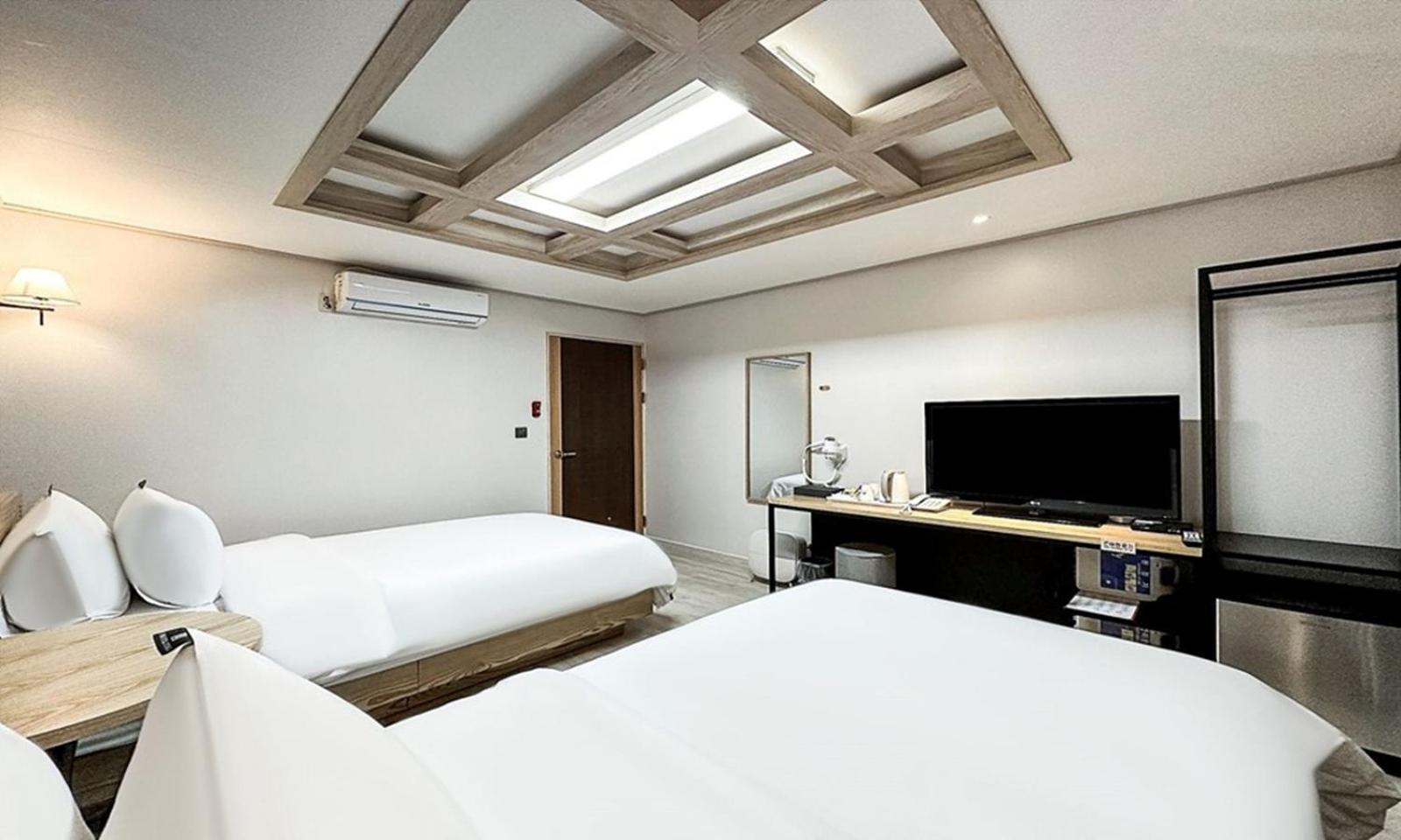 Gumi Time Hotel Екстер'єр фото