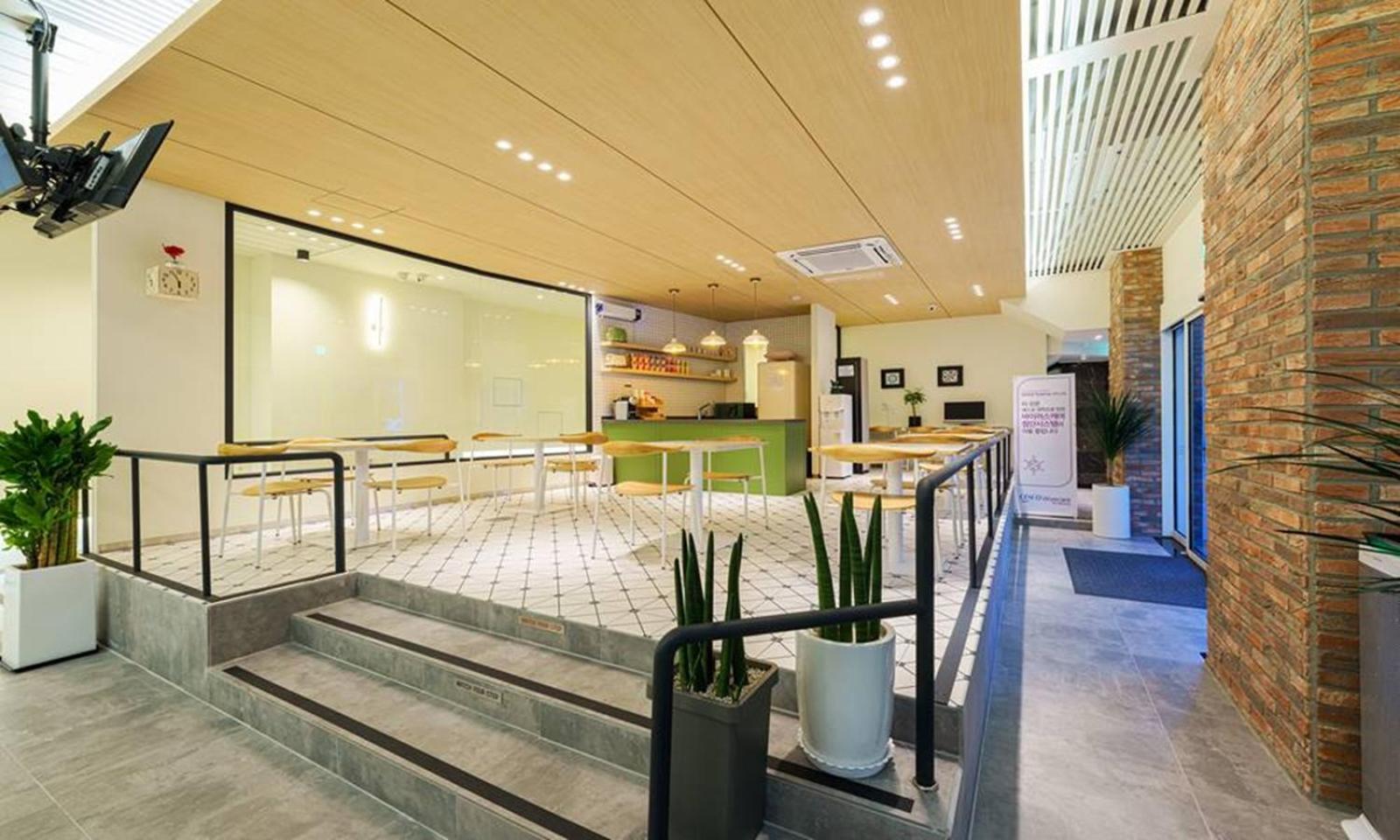 Gumi Time Hotel Екстер'єр фото