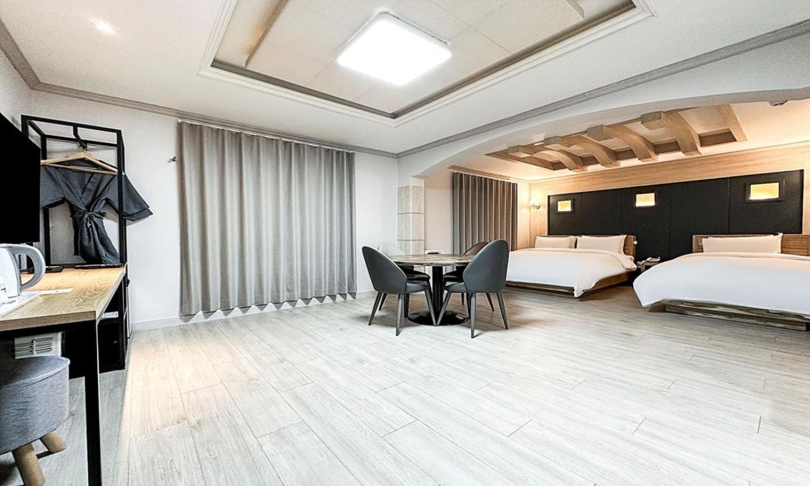 Gumi Time Hotel Екстер'єр фото