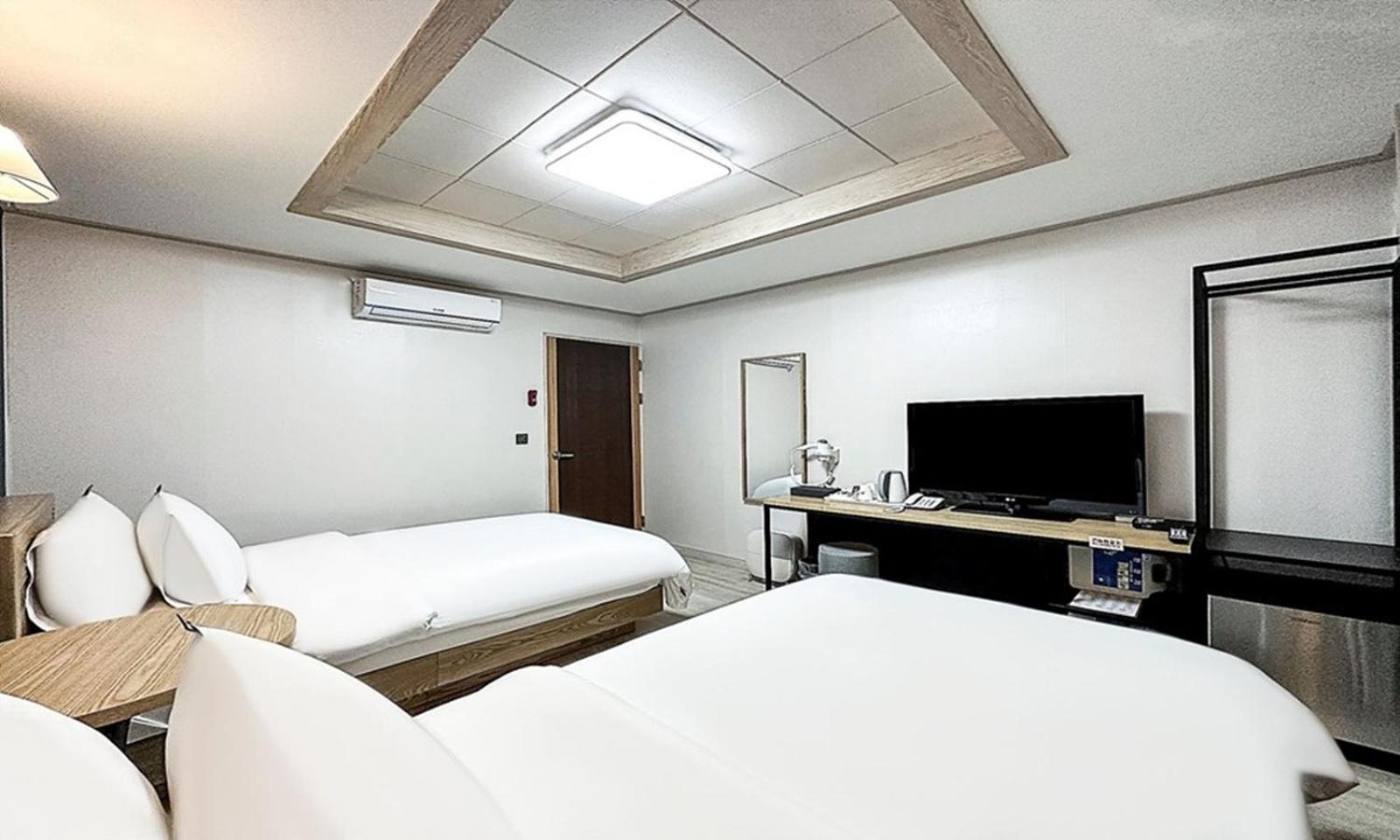 Gumi Time Hotel Екстер'єр фото