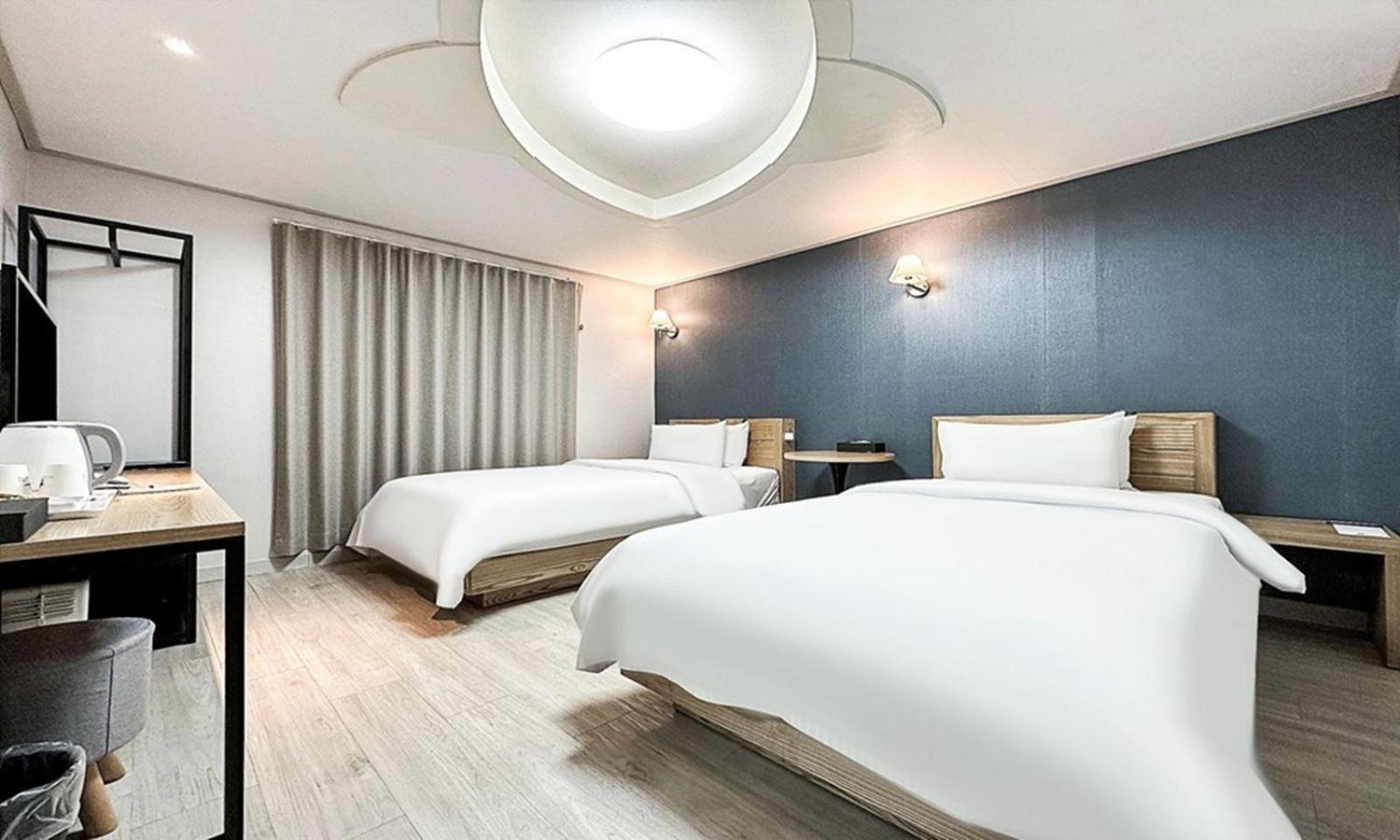 Gumi Time Hotel Екстер'єр фото