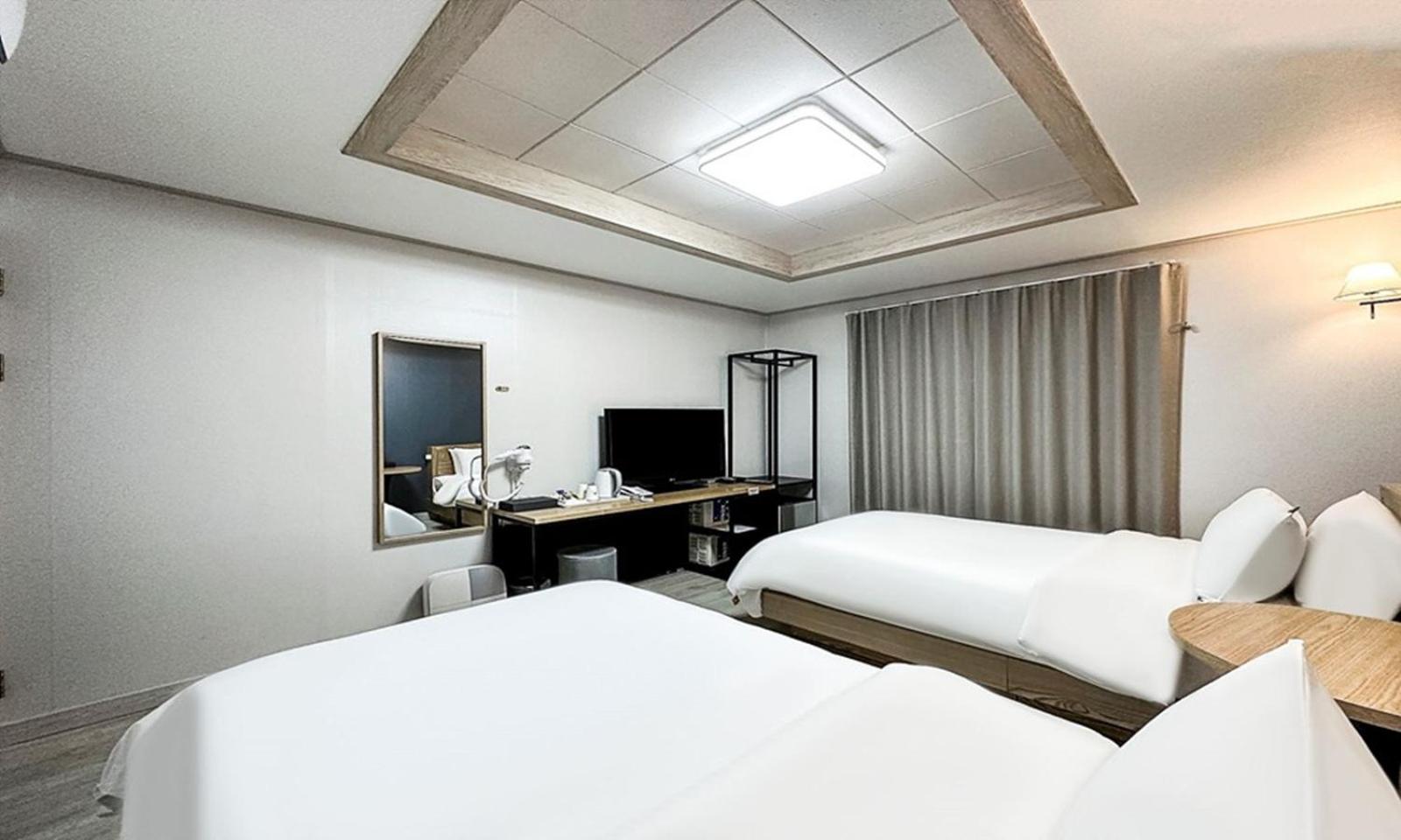 Gumi Time Hotel Екстер'єр фото