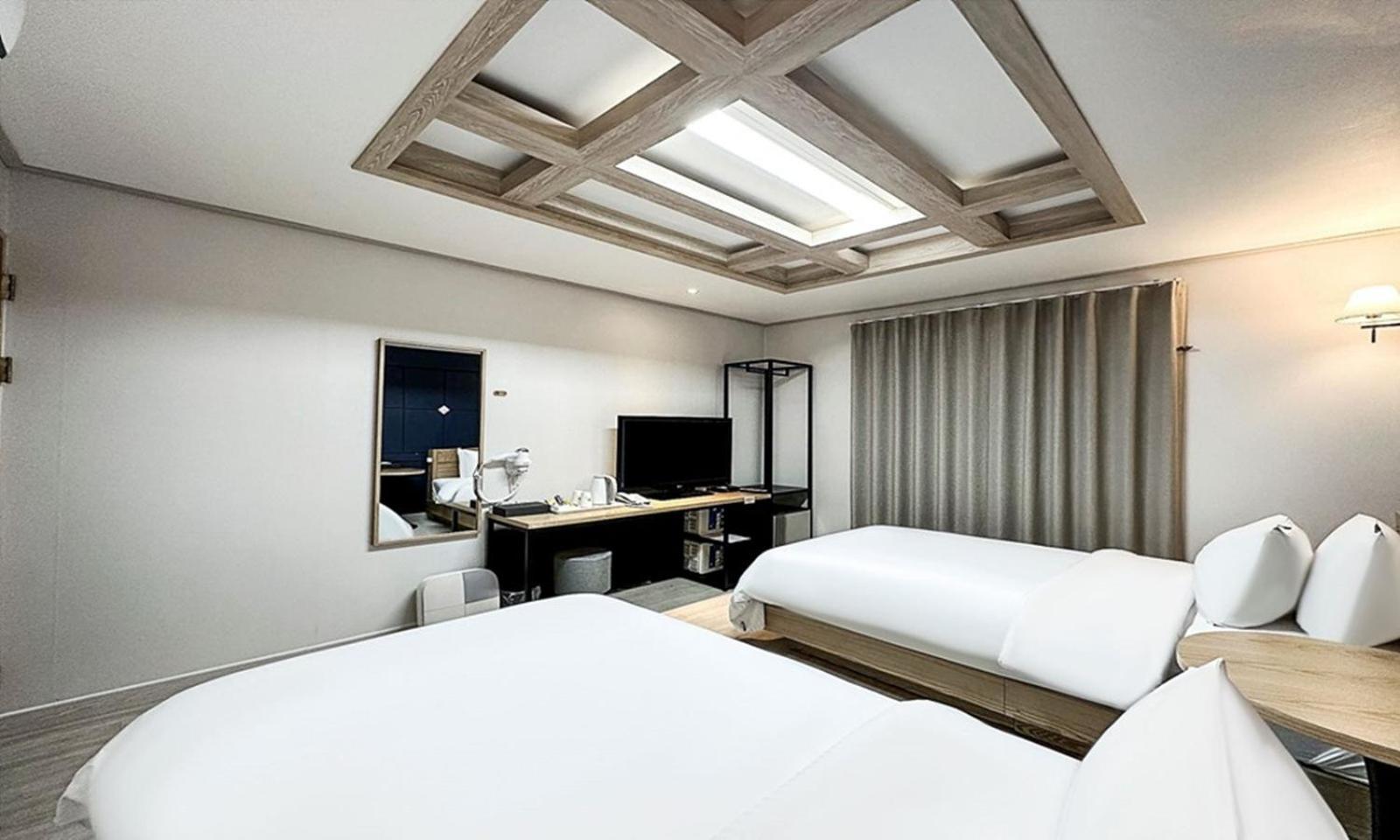 Gumi Time Hotel Екстер'єр фото