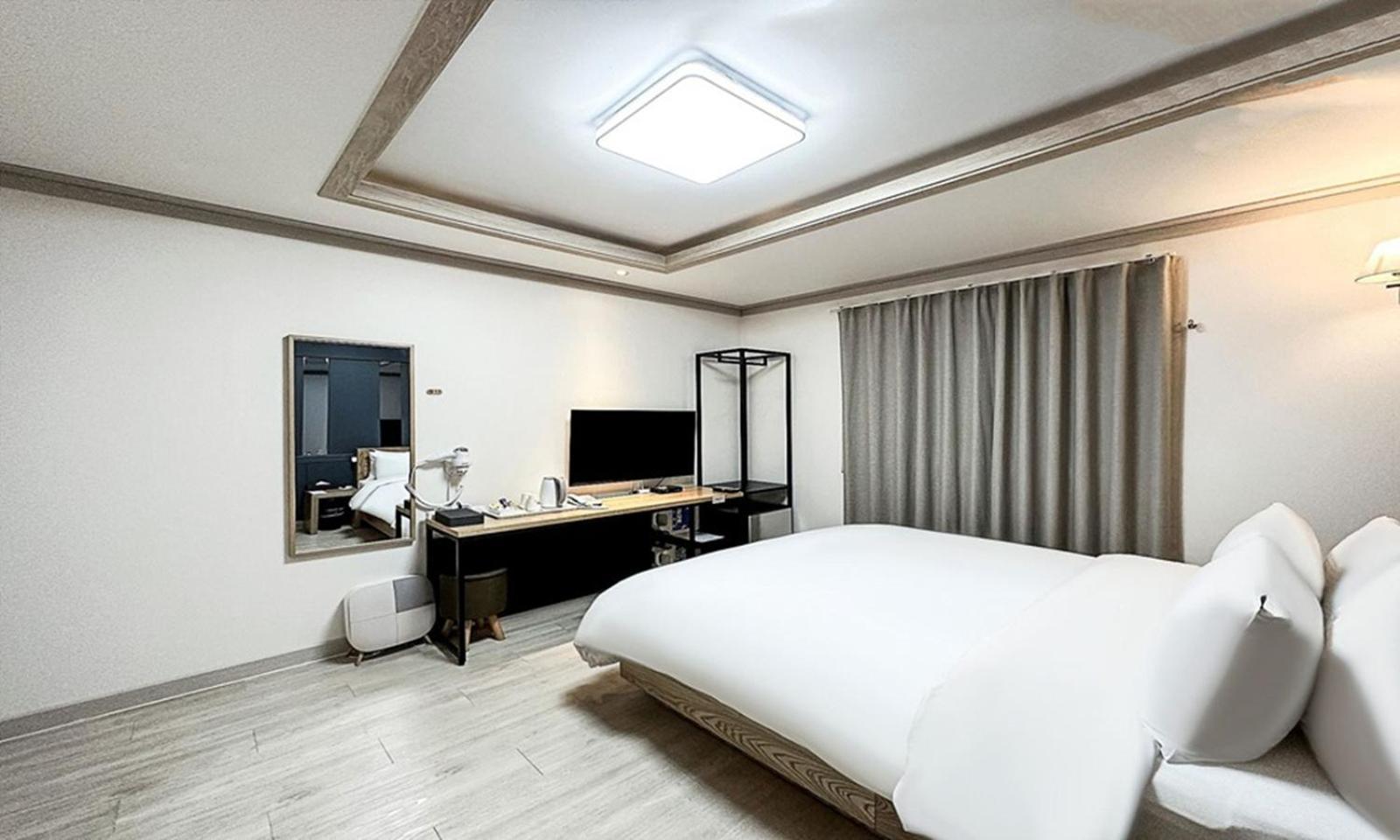 Gumi Time Hotel Екстер'єр фото