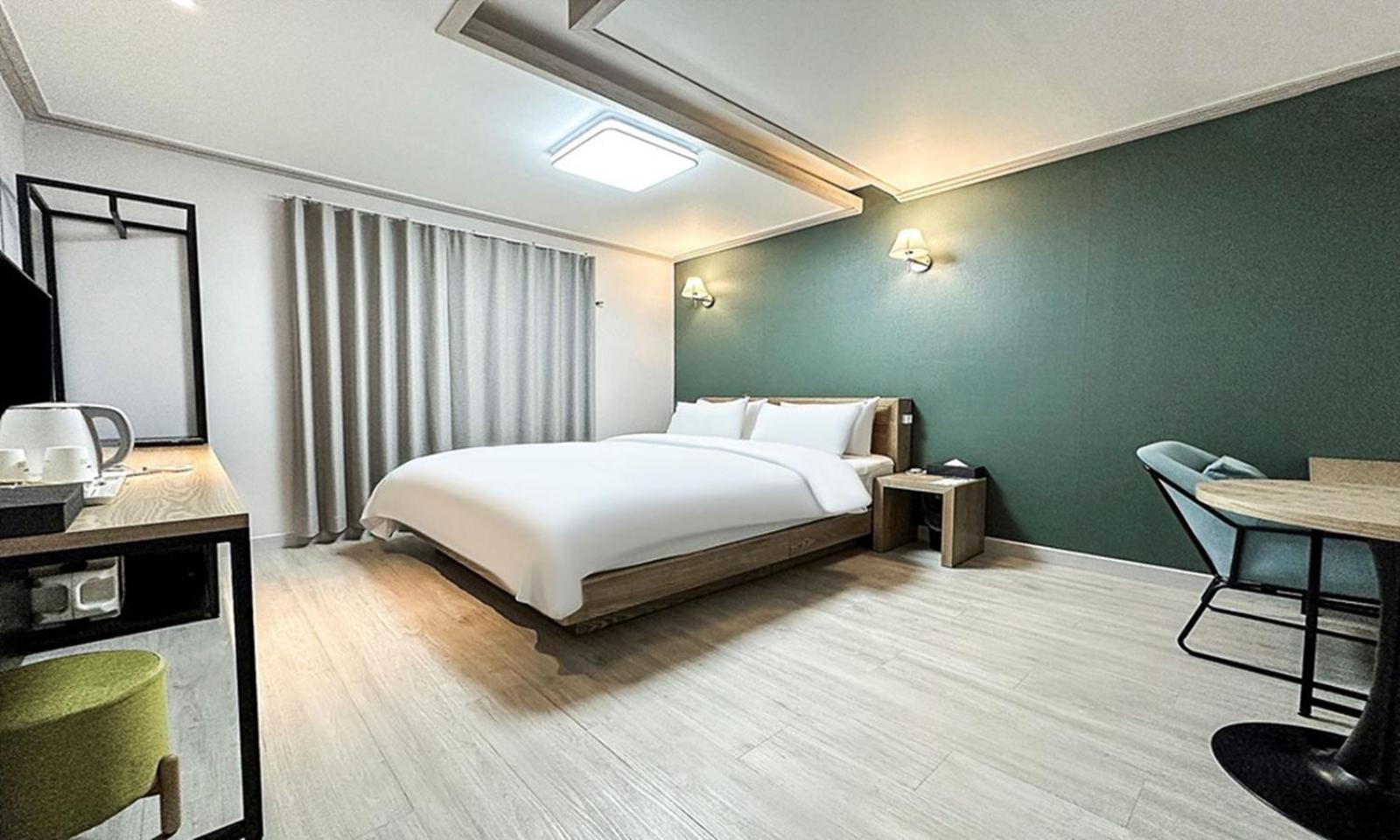Gumi Time Hotel Екстер'єр фото