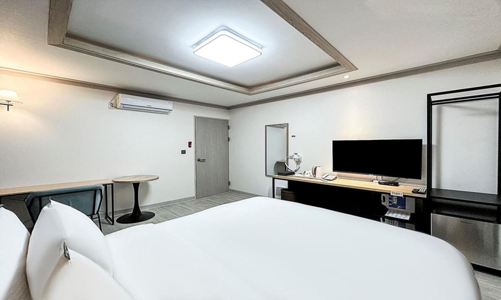 Gumi Time Hotel Екстер'єр фото