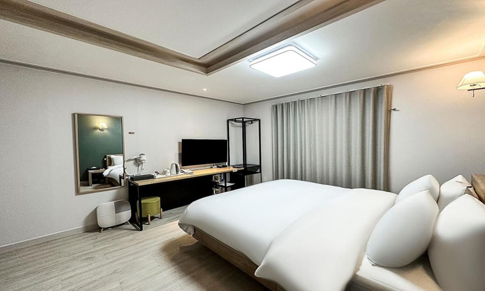 Gumi Time Hotel Екстер'єр фото