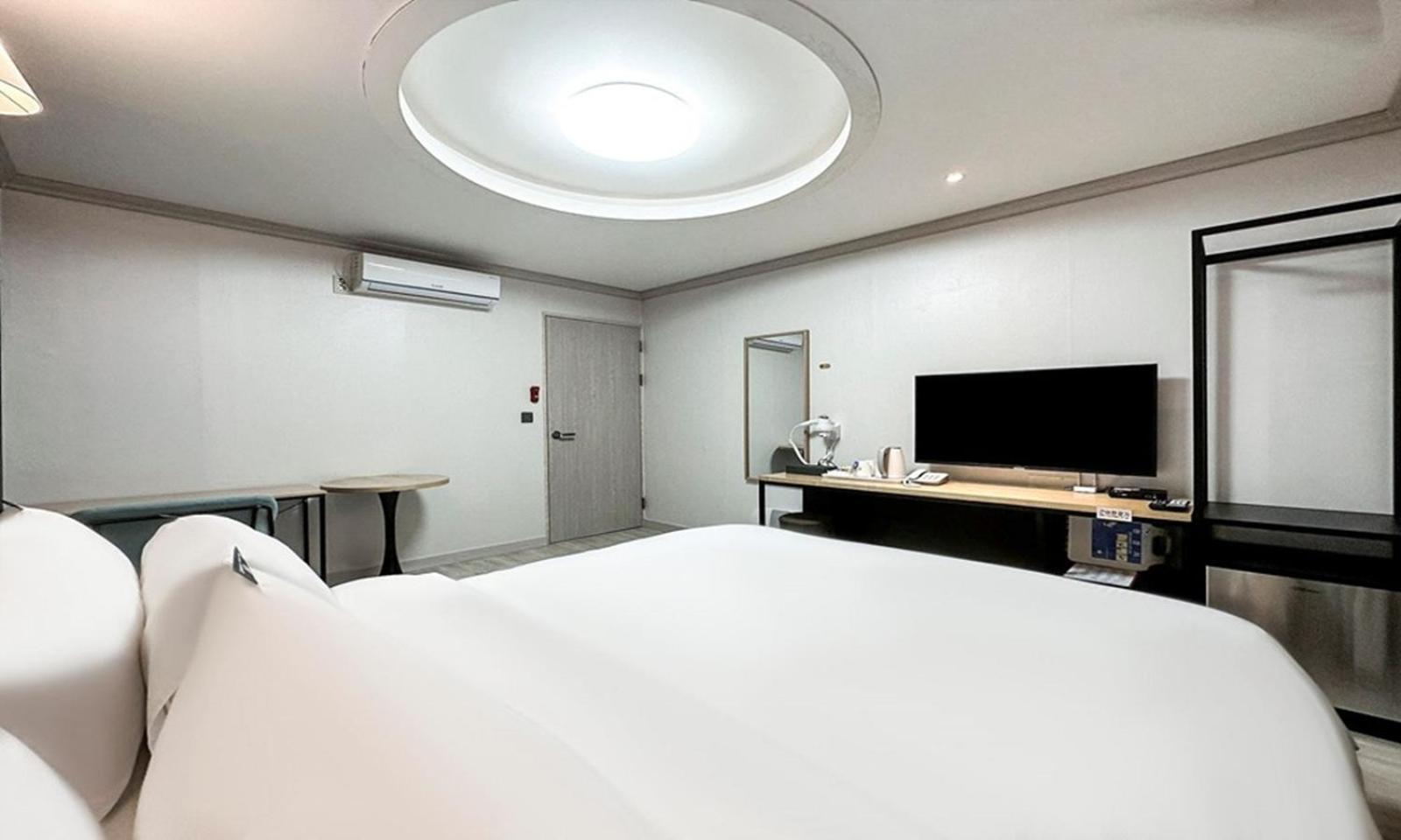 Gumi Time Hotel Екстер'єр фото